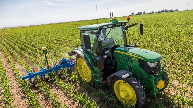   חקלאות מדויקת  Tractor Integrated Active Implement Guidance   AMS
